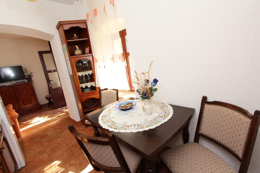 Apartments Giorgia Ровінь Екстер'єр фото